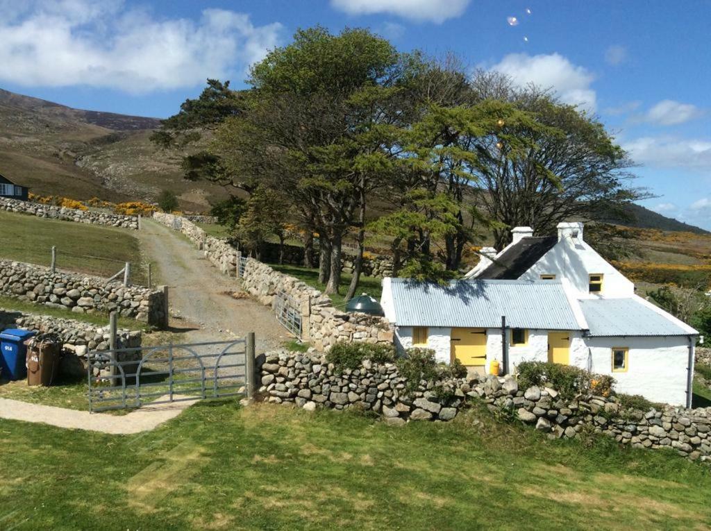 Stunning Views At Ballagh Cottage Newcastle 纽卡斯尔 外观 照片